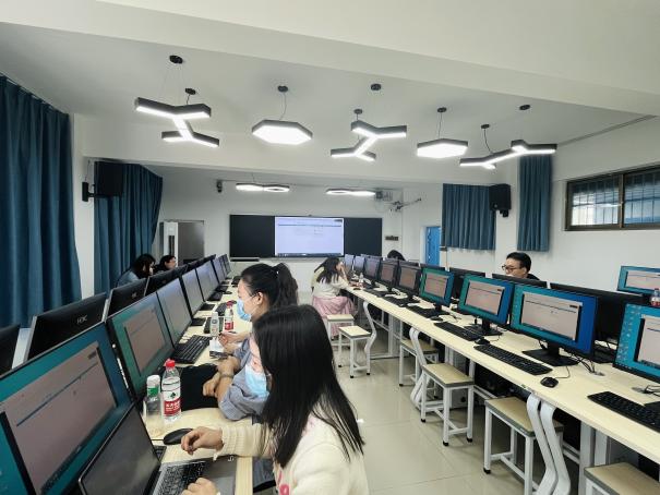 經濟管理學院成功舉辦教學軟件培訓活動，助力教育行業軟件開發應用